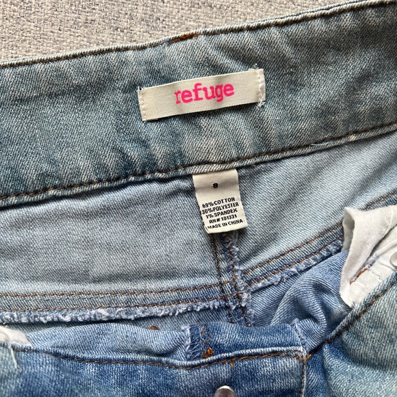Refuge Jean short size 8 - Picture 3 of 4